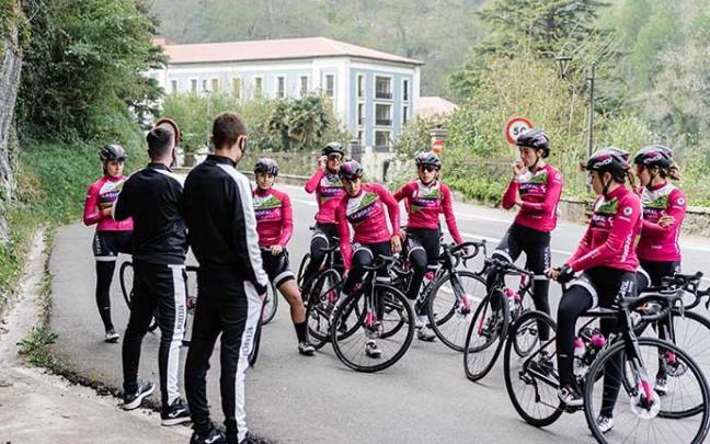 El Laboral Kutxa femenino ha realizado seis fichajes en su segunda temporada como equipo UCI Continental. El Laboral Kutxa femenino ha realizado seis fichajes en su segunda temporada como equipo UCI Continental.