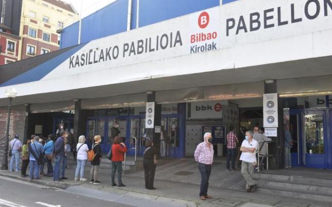 La Casilla ha vuelto a abrir sus puertas como punto de vacunación en Bilbao