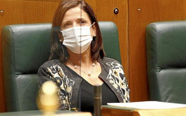 La consejera de Igualdad, Justicia y Políticas Sociales, Beatriz Artolazabal, ayer en el Parlamento Vasco. Foto: Efe La consejera de Igualdad, Justicia y Políticas Sociales, Beatriz Artolazabal, ayer en el Parlamento Vasco. Foto: Efe