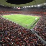 Cientos de personas se movilizan en Bilbao y Gasteiz contra la celebración de la Eurocopa en San Mamés