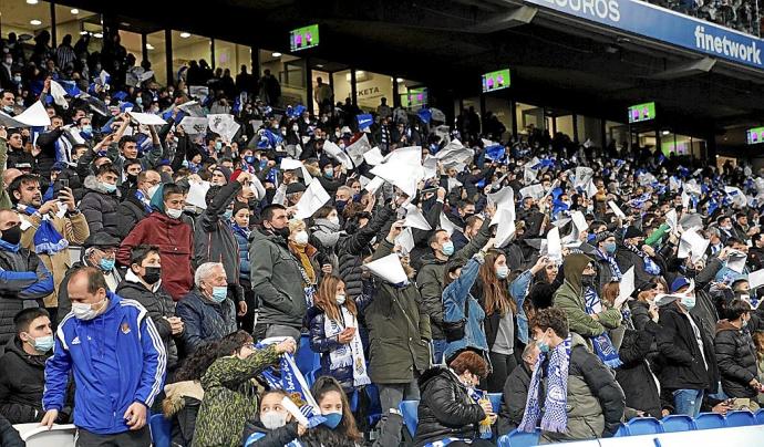 Imagen de las gradas del estadio de Anoeta en los prolegómenos del encuentro ante el Real Madrid. Foto: Ruben Plaza