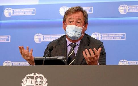 El portavoz del Gobierno vasco, Bingen Zupiria, durante una comparecencia ante los medios. Foto: E. Press El portavoz del Gobierno vasco, Bingen Zupiria, durante una comparecencia ante los medios. Foto: E. Press