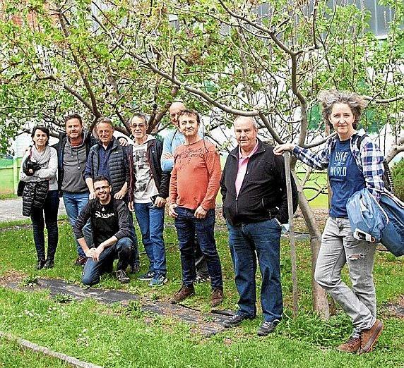 Algunos de los asistentes a la charla de ayer. Foto: Josu Chavarri