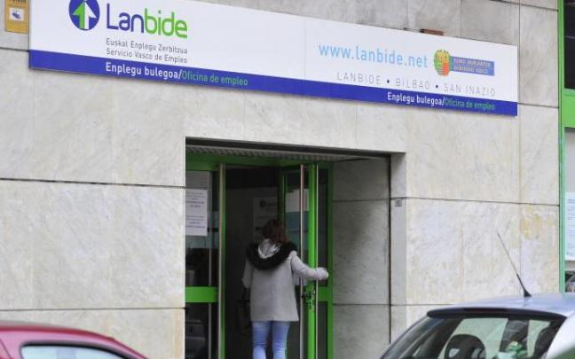 Lanbide crea una unidad para coordinar sus 42 oficinas Lanbide crea una unidad para coordinar sus 42 oficinas