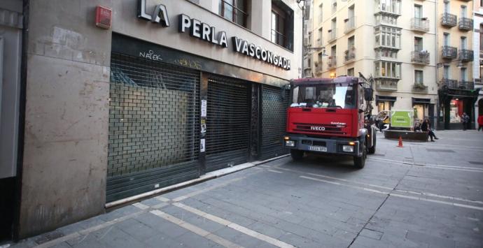 El antiguo local de La Perla Vascongada, en obras en su interior, donde se va a instalar el grupo Pavana.