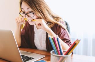Tres años de noticias inquietantes han dejado al descubierto una nueva adicción en Internet, es el 'doomscrolling' o la búsqueda de informaciones negativas.