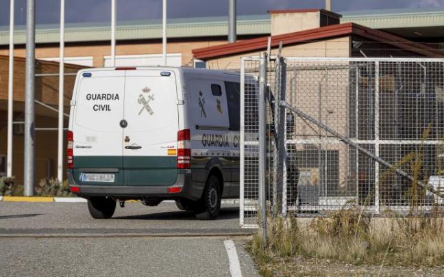 Reclama "no generar desconfianza en las instituciones ni faltar a la realidad". Reclama "no generar desconfianza en las instituciones ni faltar a la realidad".