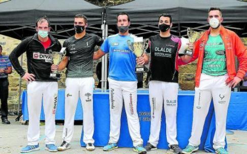 Rekondo, Vicente, Larrañaga, Otaño y Atutxa participaron ayer en la Urrezko Kopa.