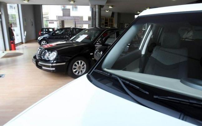 Los concesionarios guipuzcoanos matricularon en abril un 18,5% menos que en el mismo mes del año anterior.