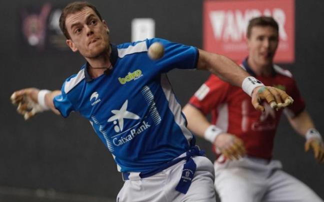 Unai Laso venció a Iñaki Artola en el frontón Aitzuri de Zumaia.