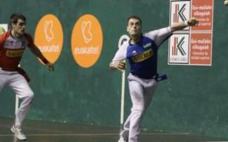 Unai Laso y Joseba Ezkurdia durante el transcurso de un encuentro. Unai Laso y Joseba Ezkurdia durante el transcurso de un encuentro.