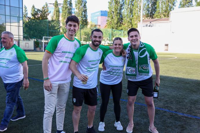 Javier Lázaro, Álvaro Gómez, Leticia Arbizu (fisioterapeuta) y Pablo Laspalas.