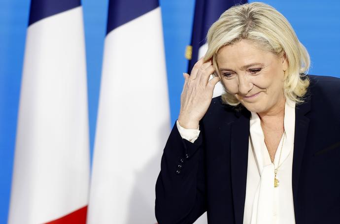 Le Pen llama a sus votantes a convertir a su partido en "la oposición a Macron" de cara a las elecciones legislativas de junio
