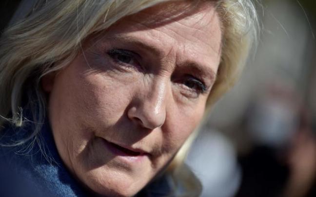 La Oficina Antifraude de la UE acusa a Le Pen de malversar casi 137.000 euros de fondos de la UE La Oficina Antifraude de la UE acusa a Le Pen de malversar casi 137.000 euros de fondos de la UE
