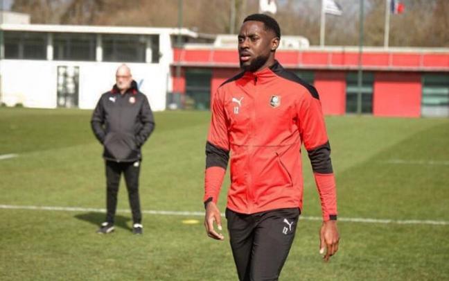 Léa Siliki, durante un entrenamiento con el Rennes