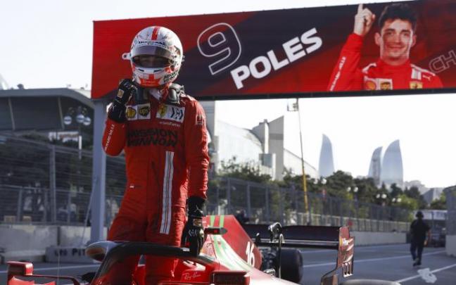 El piloto Charles Leclerc celebra su 'pole'. El piloto Charles Leclerc celebra su 'pole'.