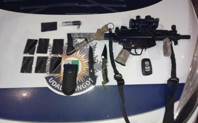 Pillado en Leioa con una réplica de subfusil MP5