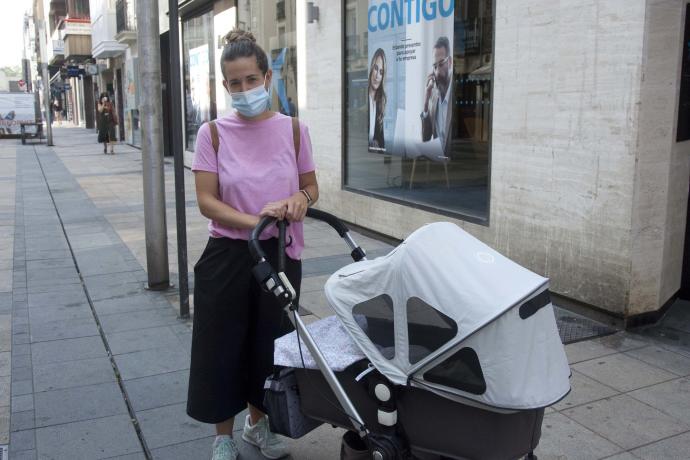 Leire con su hija.