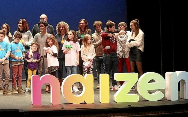 Acto de presentación de la asociación Naizen de familias de niños transexuales de Euskadi. Foto: Iker Azurmendi
