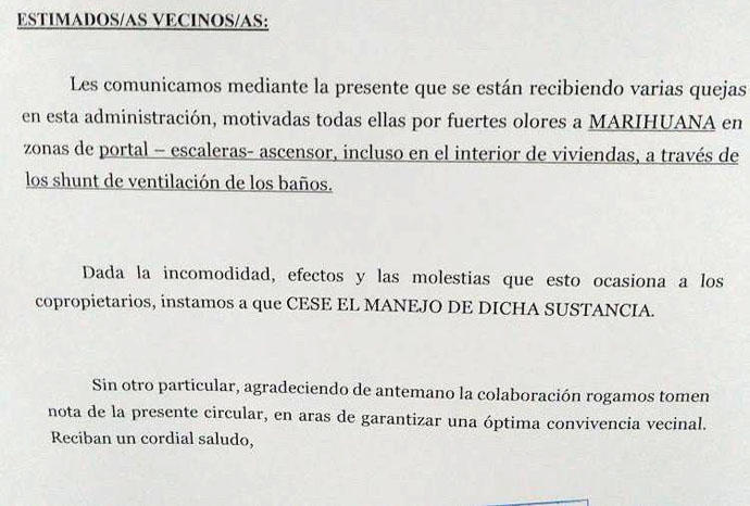 Cartel colocado en un vecindario de Lezkairu instando a no fumar marihuana.