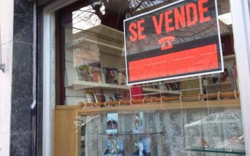 Cartel puesto en la librería Gurutze de Ariznabarra.