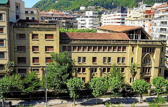 Fachada del convento que será hotel, con parking subterráneo. Foto: N.G.