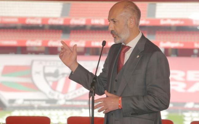 El Athletic es el sexto equipo de LaLiga con mayor límite salarial. En la imagen, el presidente del club, Aitor Elizegi, en una rueda de prensa El Athletic es el sexto equipo de LaLiga con mayor límite salarial. En la imagen, el presidente del club, Aitor Elizegi, en una rueda de prensa