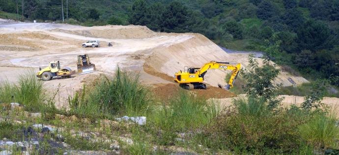 El antiguo vertedero de Artxanda es uno de los puntos donde URA actuará de forma prioritaria para evitar que los restos de lindano lleguen al río Asua.