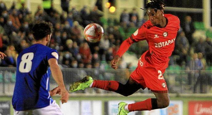 Tal y como sucedió en la primera eliminatoria de Copa ante el Unami, el canterano Balboa podría tener hoy una oportunidad. Foto: Área 11