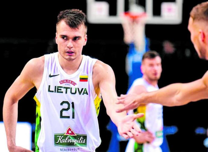 Gytis Masiulis, en un amistoso reciente con la selección absoluta de Lituania. Foto: Z. Vigelis/Ltu.basketball