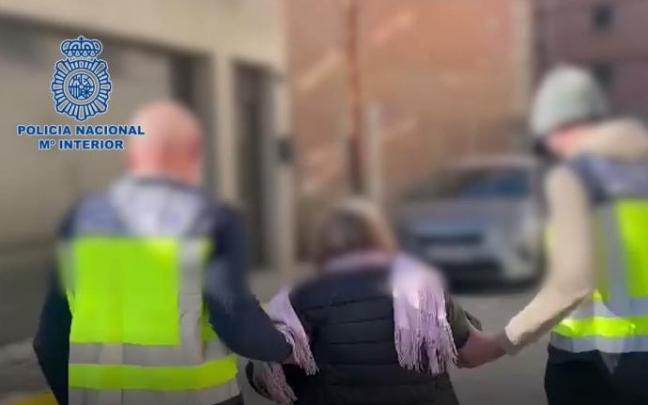 Momento de la detención de la mujer.