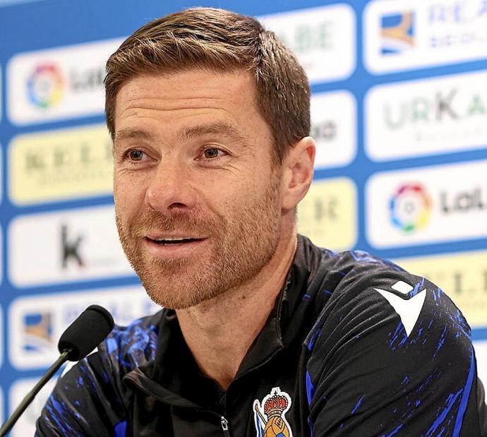 Xabi Alonso, en una rueda de prensa. Foto: N.G.