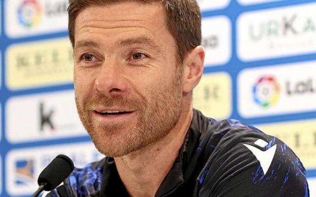Xabi Alonso, en una rueda de prensa. Foto: N.G.