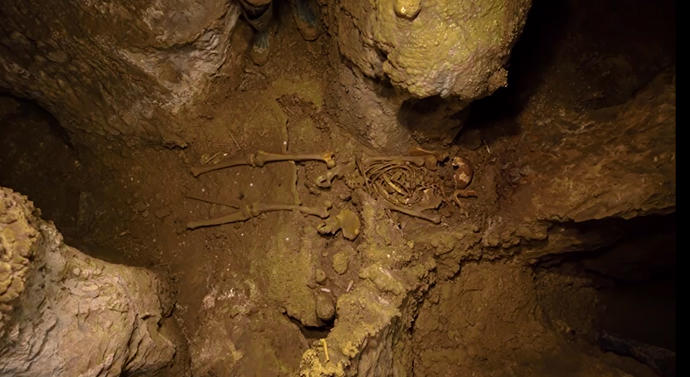 Restos hallados en la cueva Errotalde.
