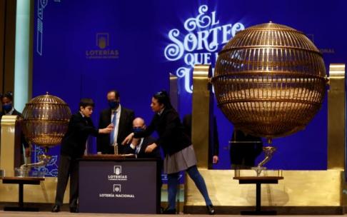 El primer quinto premio de la mañana, el 92052, se ha vendido en una administración de Barakaldo El primer quinto premio de la mañana, el 92052, se ha vendido en una administración de Barakaldo