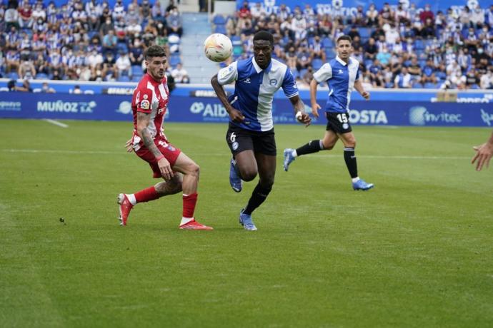 Mamadou Loum, durante un partido de Liga frente al Atlético de Madrid.