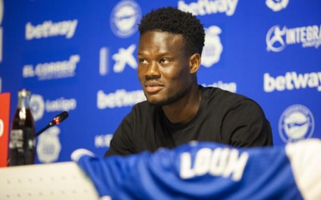 Loum, en su rueda de presentación.