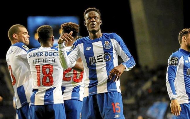 Mamadou Loum celebra uno de sus tantos en la Liga NOS con el Oporto. Foto: @FCPorto