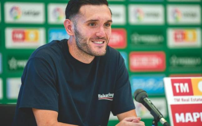 Lucas Pérez, en su presentación con el Elche