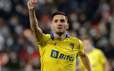 Lucas Pérez celebra uno de sus goles con el Cádiz. Lucas Pérez celebra uno de sus goles con el Cádiz.