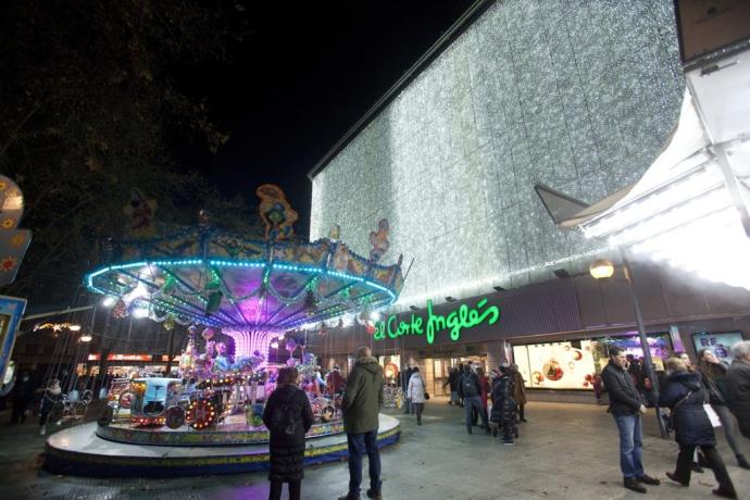 Algunas de las luces de navidad repartidas por la ciudad.