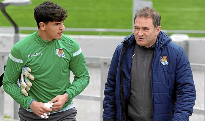 Luis Llopis, junto a Gaizka Ayesa en las instalaciones de Zubieta.