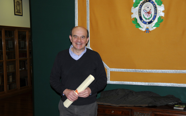 El catedrático de Matemáticas, Luis Vega González