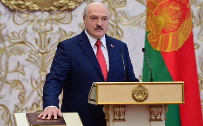 Alexander Lukashenko durante la jura de su cargo el año pasado