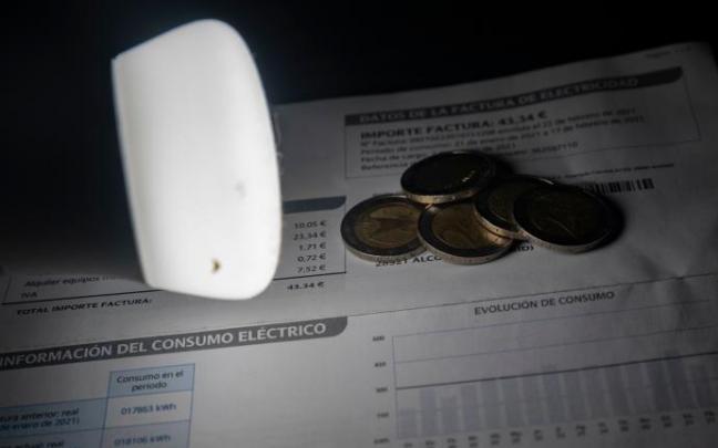 El precio superará este lunes nuevamente la barrera de los 200 euros/MWh El precio superará este lunes nuevamente la barrera de los 200 euros/MWh