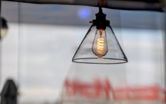 El precio de la luz es hoy 10 veces más caro que el año pasado.