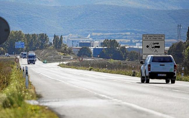 Carretera de Berantevilla que acogerá las futuras obras. Foto: Jorge Muñoz