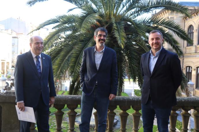 Domínguez-Macaya, Goia y Orbegozo, en la presentación de nuevo concejal de Hacienda.