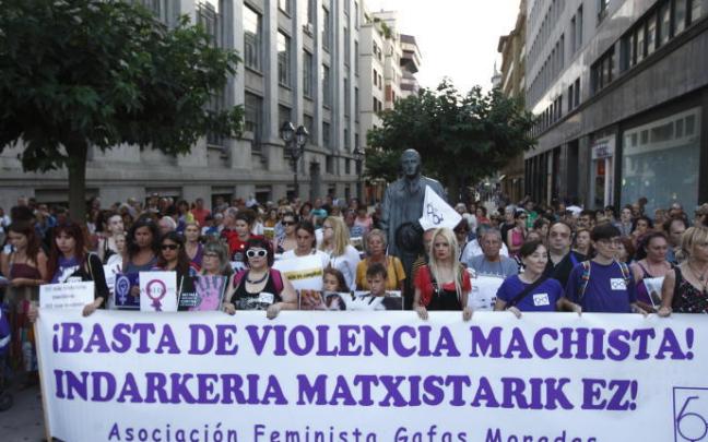 Imagen de archivo de una concentración contra la violencia machista Imagen de archivo de una concentración contra la violencia machista