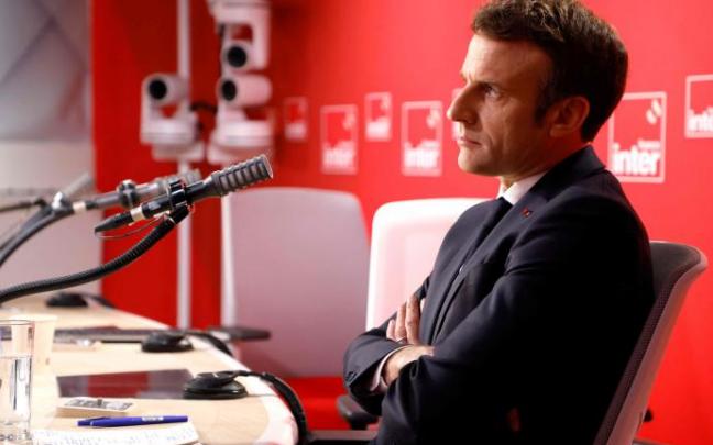 Emmanuel Macron durante una entrevista este lunes. Emmanuel Macron durante una entrevista este lunes.